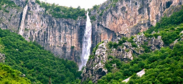 Водопад „Скакля” и Вазовата екопътека