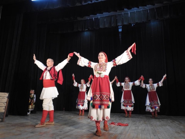 С пленяващ концерт завърши сезонът на певците и танцьорите от читалището в Драговищица