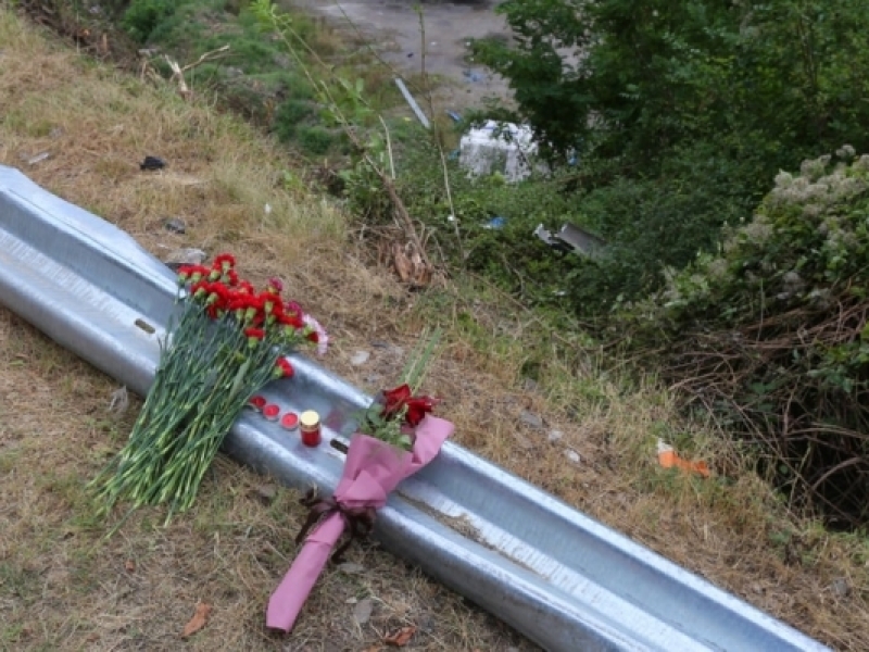 Жертвите от тежката автобусна катастрофа край Своге вече са двайсет
