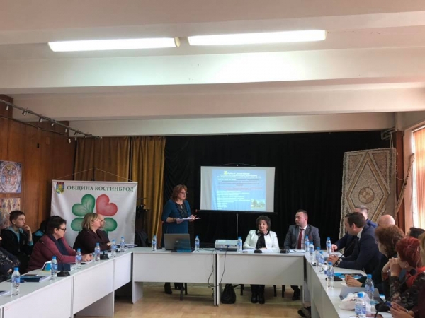 Дискусия „Общинското образование - традиции и иновации“ се проведе в Костинброд