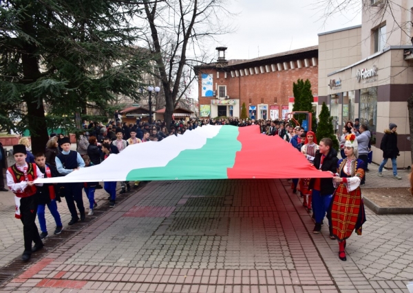 Калин Каменов: „Да бъдем единни и гордо да развеем българското знаме“