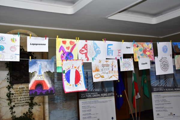10 френски думи вдъхновиха млади художници във Враца