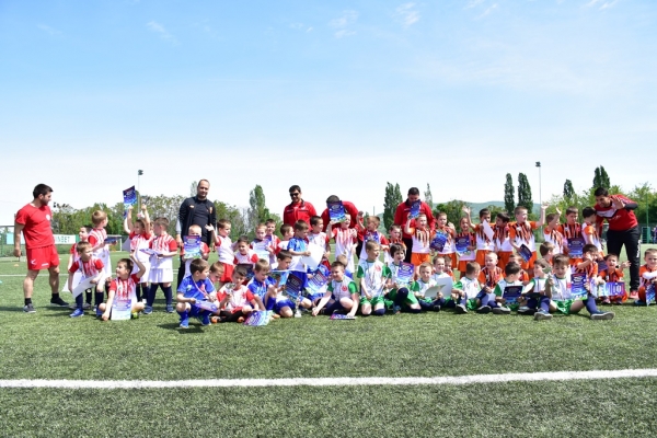 Над 350 деца участват в „Мини шампионска лига“ във Враца
