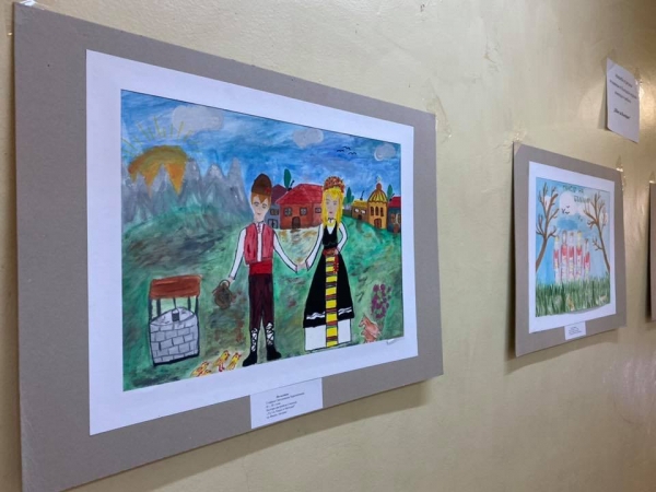 Изложба с рисунки на ученици от българските училища в чужбина гостува в Костинброд