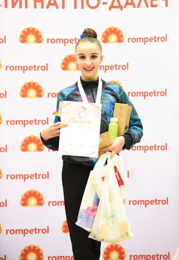 Нови успехи и призови отличия за Александра Александрова от голям турнир по художествена гимнастика