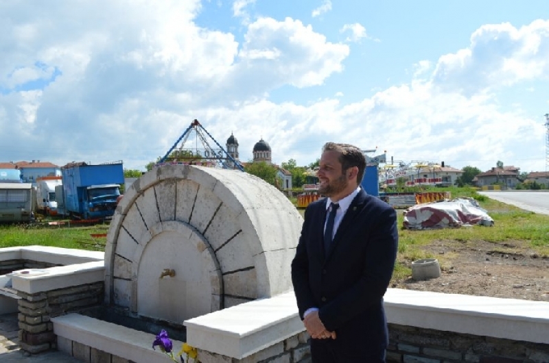 Oфициално бе открита възстановената чешма в I район на град Костинброд