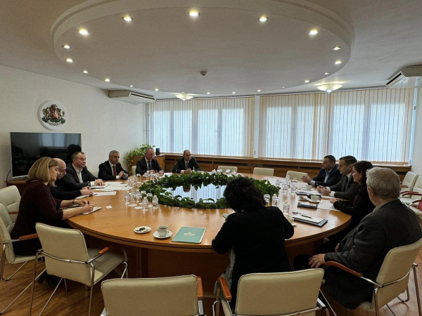 Министерството на енергетиката, с представители на ЕСО, проведоха работна среща с кметовете на Костинброд и Сливница, и НСОРБ