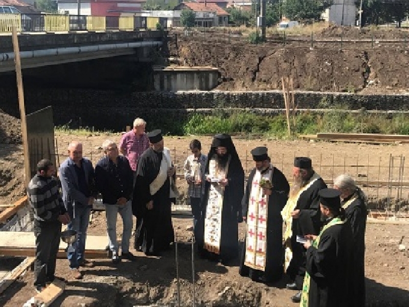 Патриарх Неофит благослови изграждането на Енорийски център в Костинброд
