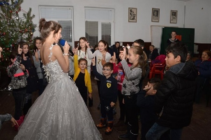 Коледно парти зарадва малчуганите от село Голяновци