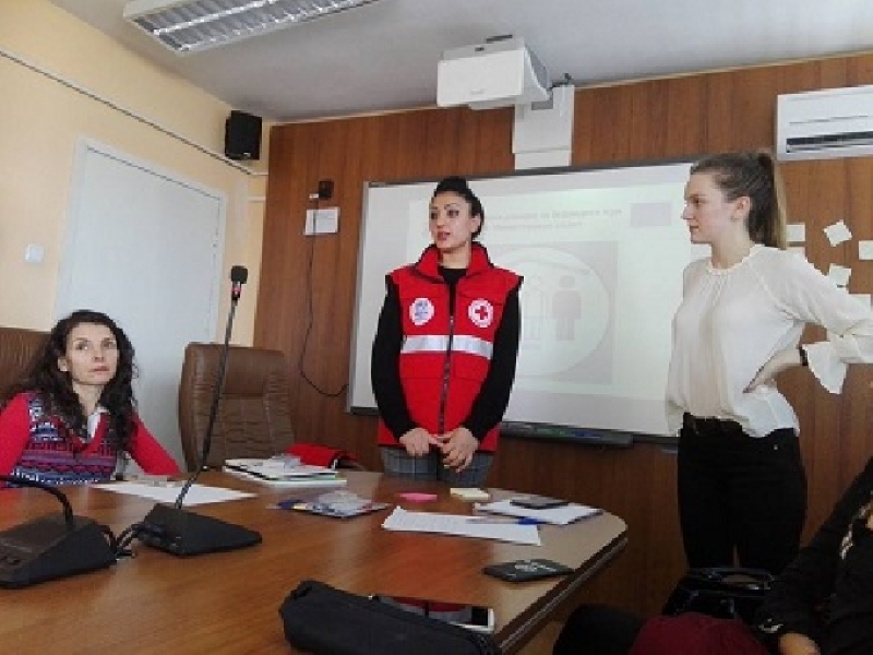 Ученици от СУ„ Летец Христо Топракчиев“, Божурище, посетиха Държавната агенция за бежанците 