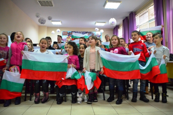 Над 2 000 български знамена ще бъдат раздадени по повод Трети март във Враца