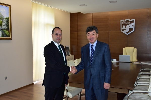 Кметът на Враца Калин Каменов посрещна посланика на Казахстан