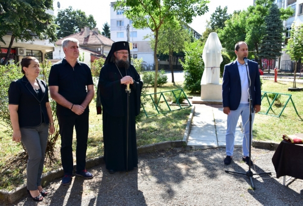 Във Враца откриха нов бюст-паметник на Васил Левски 