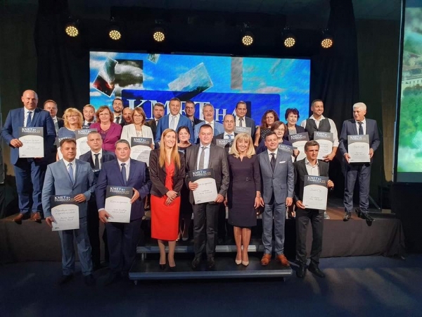Калин Каменов с отличие „Кмет на годината за мандат 2015-2019“ в категория „Инвестиции и работни места“