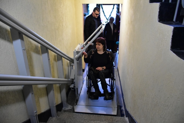Монтираха рампа за хора с увреждания в жилищен блок на ул. „Ген. Гурко“ във Враца