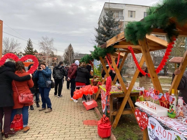 Благотворителен базар „Вино и любов“ в Костинброд