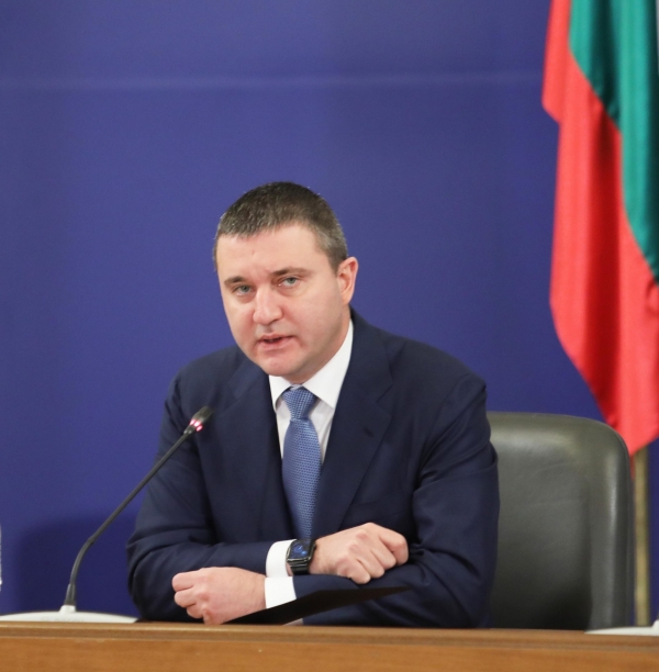 Министър Горанов: Разработихме 3 сценария