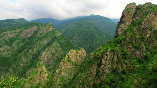 Националните паркове „Рила“, „Пирин“ и „Централен Балкан“ отварят за посещение при спазване на противоепидемични мерки