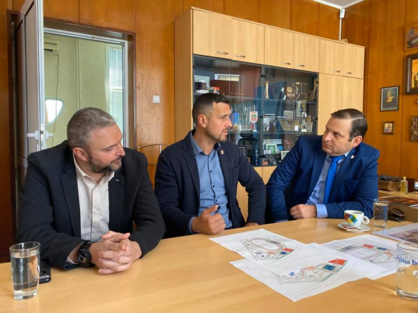  Трайко Младенов,  Александър Ненов и Александър Нецов на работна среща в община Елин Пелин