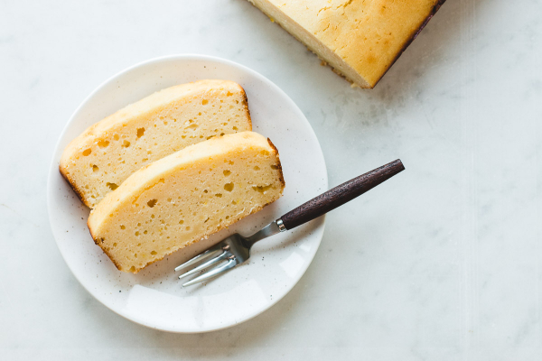 Идея за десерт: Лимонов кейк с маскарпоне