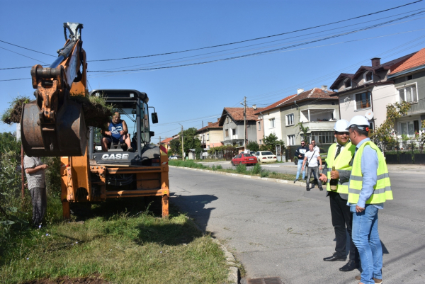 Направиха първа копка на проект „Изграждане и рехабилитация на улична мрежа на територията на община Костинброд“ 