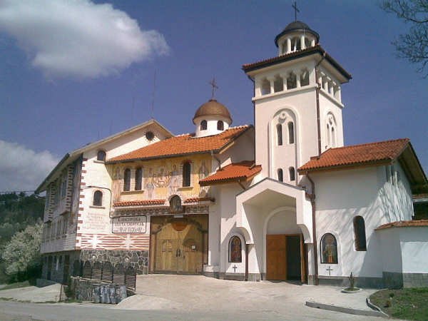 Община Божурище организира безплатен транспорт до Kлисурския манастир „Св. Петка“