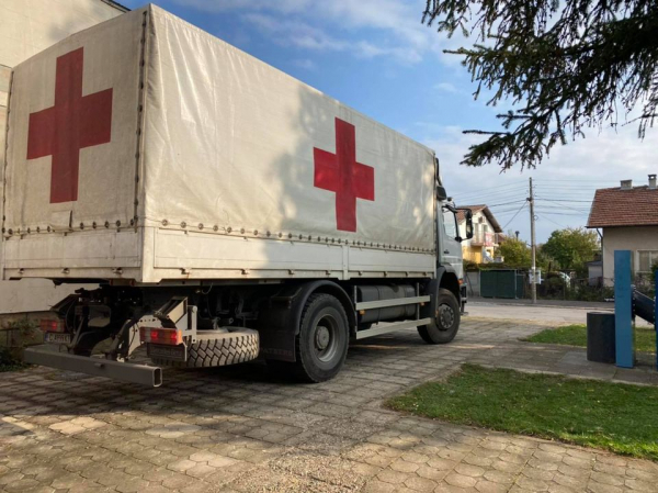 Доброволци помогнаха в разтоварването на хранителни помощи за уязвими жители в община Костинброд