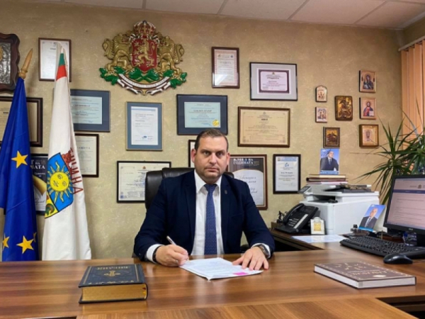 Кметът Трайко Младенов поздрави костинбродчани и направи равносметка на изминаващата година