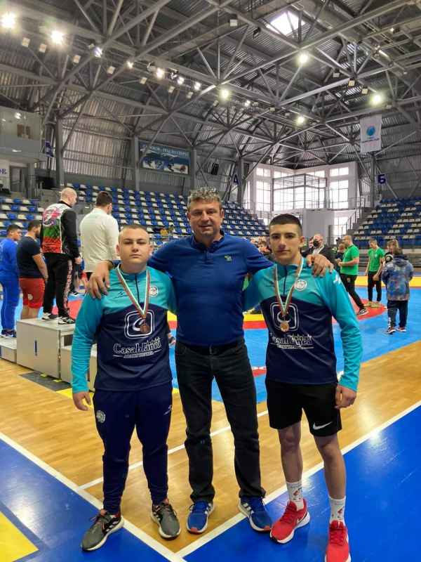 С два бронзови медала се завърнаха кадетите на „Белица- Костинброд” от държавното първенство по класическа борба