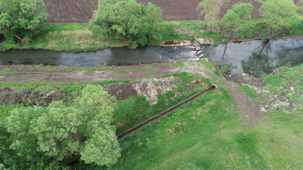 Почистиха канал R-8, дере и отводнителни канавки в община Костинброд (снимки)