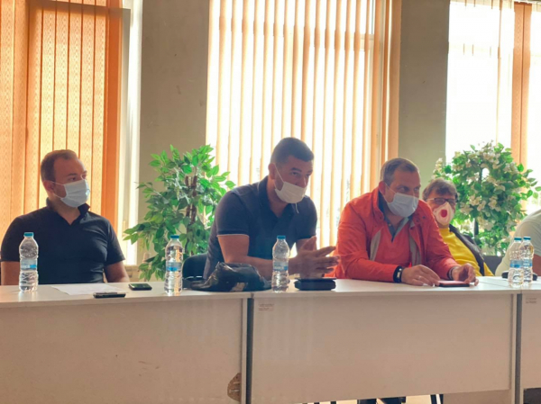 Община Костинброд и ЧЕЗ Разпределение организираха обща работна среща за решаване на натрупалите се проблеми с електрозахранването