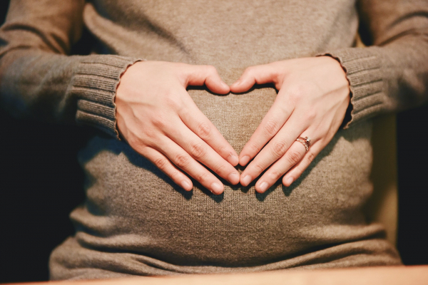 Какви са здравните услуги, които здравно неосигурените бременни могат да ползват безплатно за проследяване на бременността им
