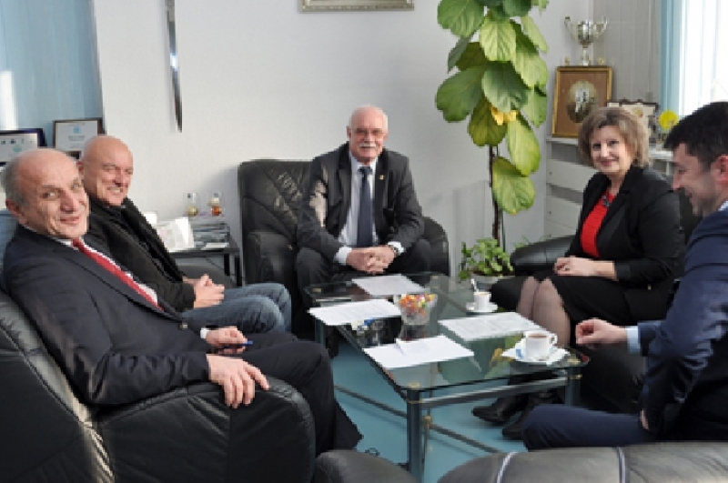 Областният управител и кметът на община Годеч проведоха работна среща с ректора на НСА \