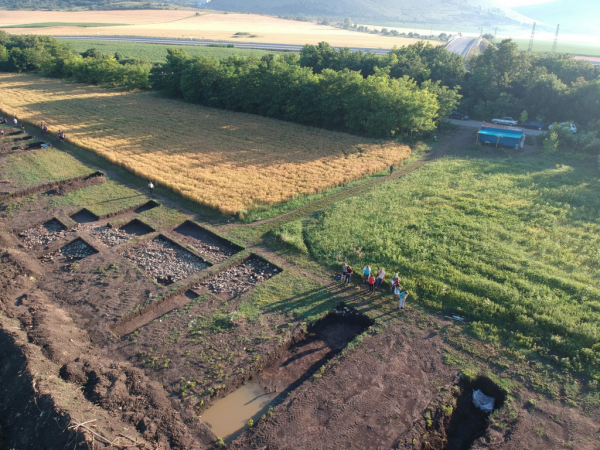 10 археологически обекта са открити по трасето на жп линията Волуяк-Драгоман
