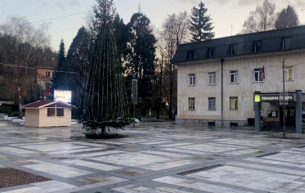 Светлините на коледната елха в Годеч ще грейнат на 9 декември