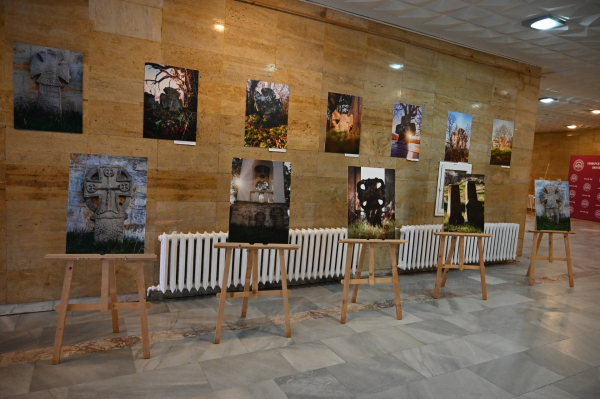 УНСС е домакин на изложбата „Оброчни кръстове – Дигитализация на културното наследство“, организирана от община Костинброд   