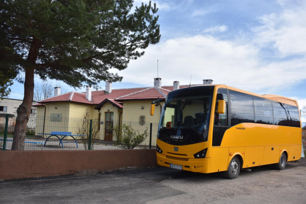 Община Костинброд с нов училищен автобус 