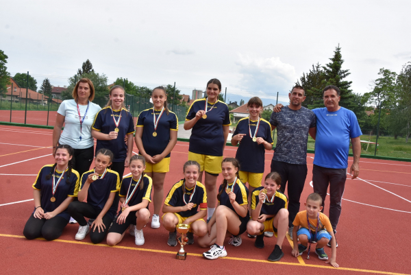 Момичетата от СУ „Д-р П. Берон“ спечелиха баскетболния междуучилищен турнир в община Костинброд