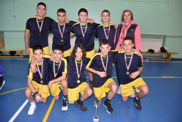 Отборът на СУ „Д-р Петър Берон” (Костинброд) спечели турнира по баскетбол за момчета от V до VII клас