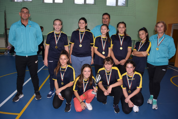 Отборът на СУ „Д-р Петър Берон” (Костинброд) спечели турнира по баскетбол за момичета от V до VII клас