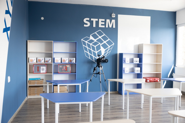 Основно училище „Отец Паисий“, село Петърч – с новооткрит STEM център 