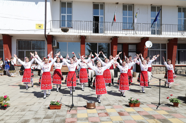 Цветница в село Градец: Благотворителен концерт и базар в подкрепа на Милена