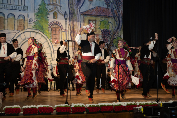 Фестивалът „Шопски наниз“ събра традиции, емоции и фолклорни ритми в Костинброд