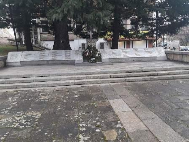 Паметник на участниците във войните за България
