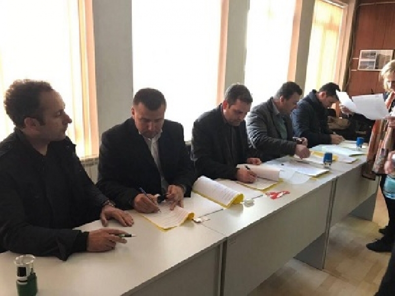 Споразумение за партньорство при реализирането на проект за упралвение на отпадъците подписаха кметовете на шестте общини на запад от София