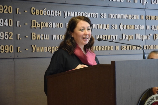 Доц. д-р Стела Ангова: „Дългът ни е да работим с най-ценния капитал ...